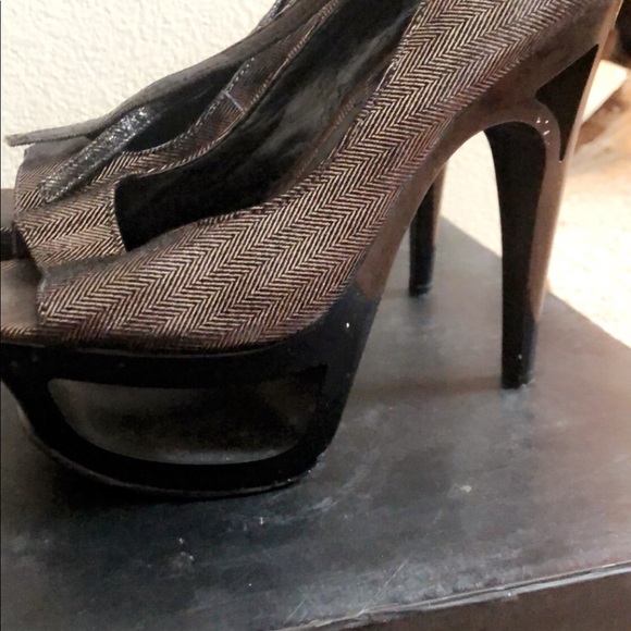 Used - Picture 3 of 3